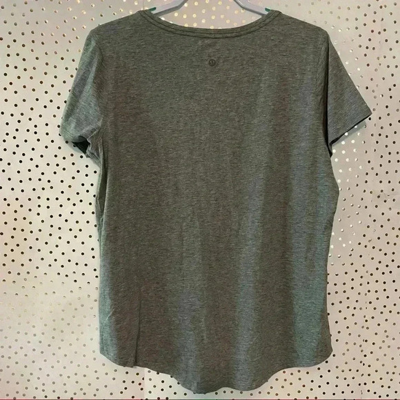 Lululemon Grey Top - Picture 7 of 7